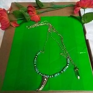 Heyy a FANTASTIC JEWELRY& PIECE.